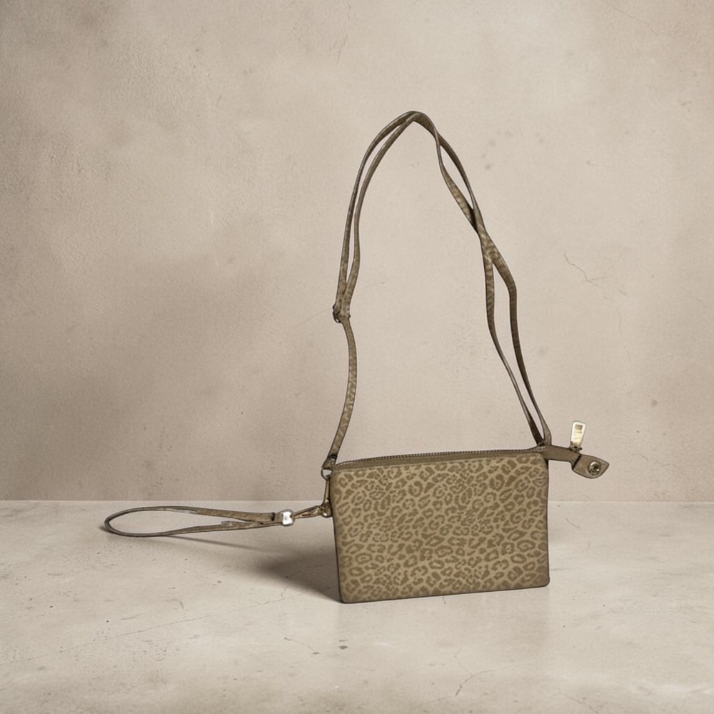 Jen & Co. Leopard Print Crossbody Bag Tan Gold Wristlet Clutch Animal Print